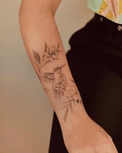 23 Insanely Gorgeous Hummingbird Tattoo Ideas You’ll Want to Pin Right Now